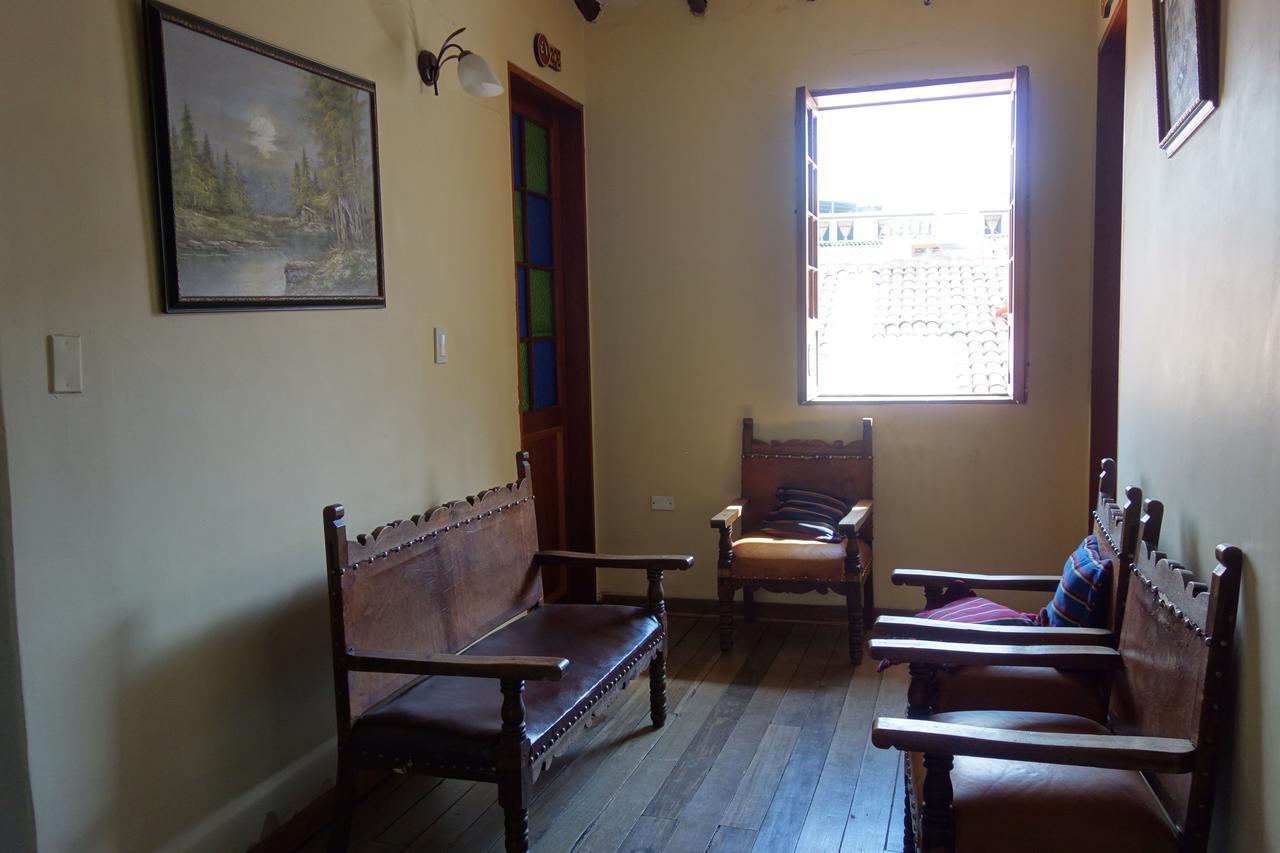 The Cranky Croc Hostel Bogota Exterior photo