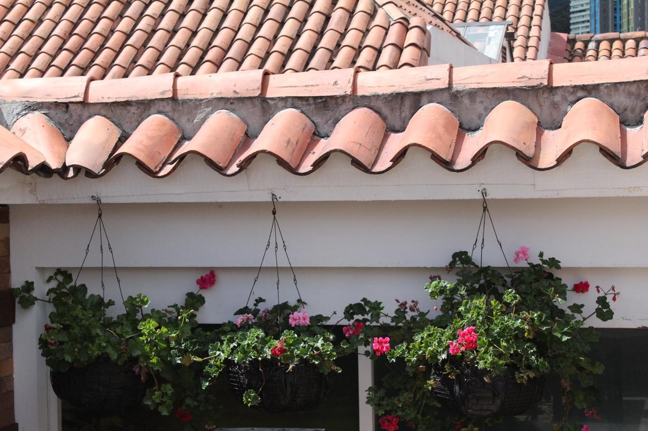 The Cranky Croc Hostel Bogota Exterior photo